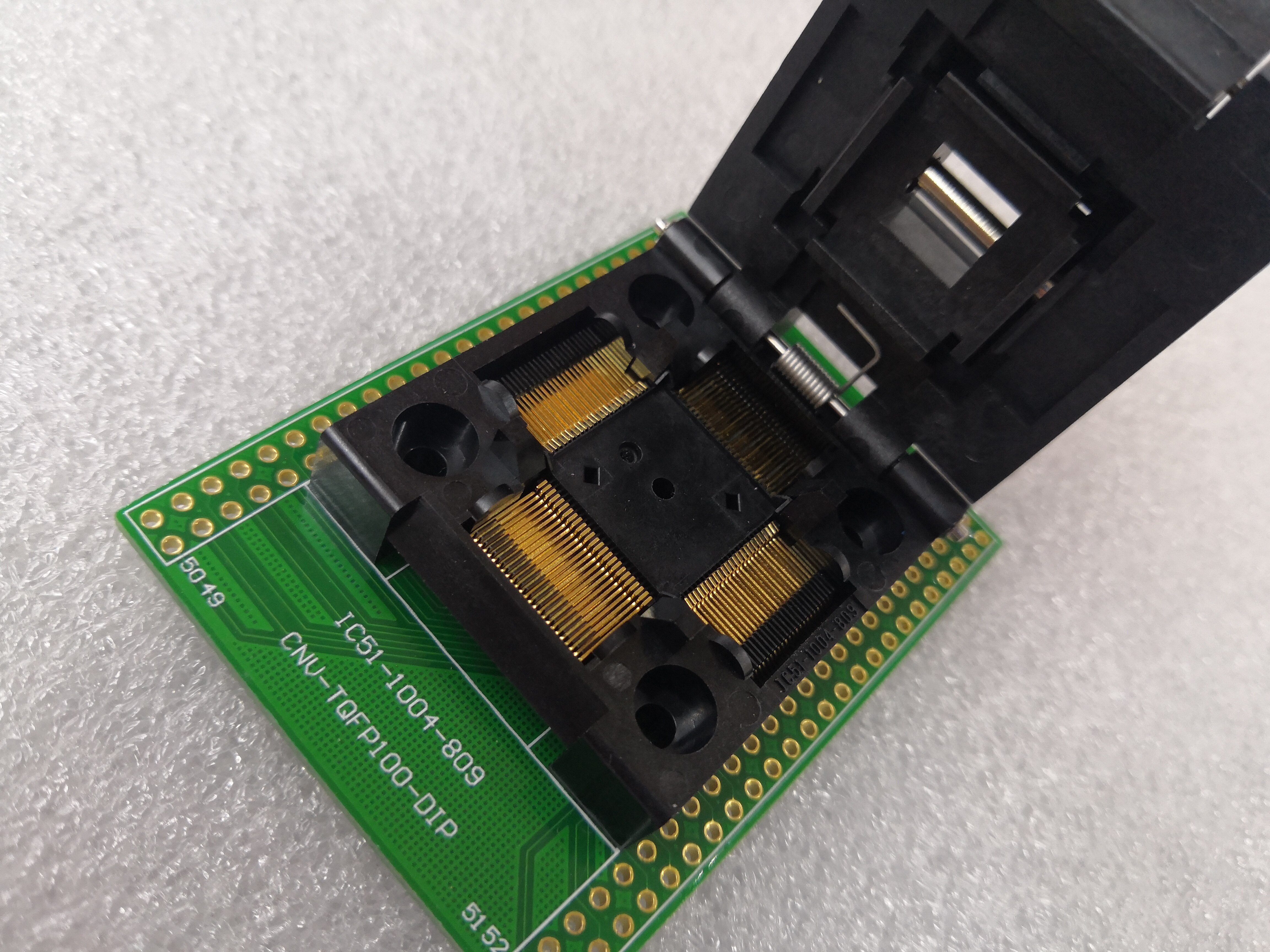 صدفي IC51-1004-809 QFP100/DIP TQFP100 مطلية بالذهب IC حرق مقعد محول اختبار مقعد اختبار المقبس اختبار مقاعد البدلاء في الأوراق المالية